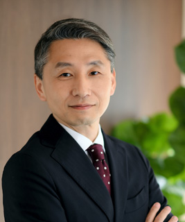 冨永 健氏